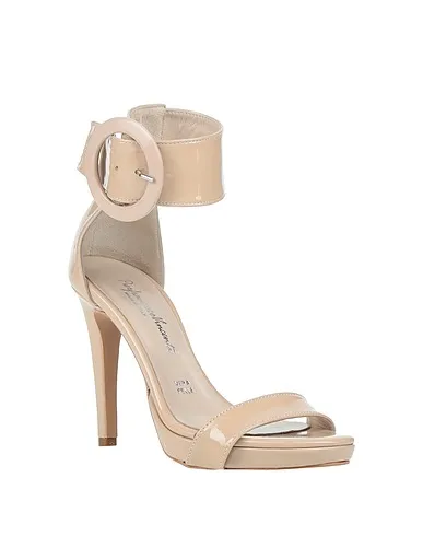 https://images.styletyx.com/images/beige-leather-sandals-pierfrancesco-vincenti-1387398_2.webp