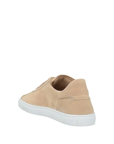 https://images.styletyx.com/images/beige-leather-sneakers-boemos-13015887_3.webp