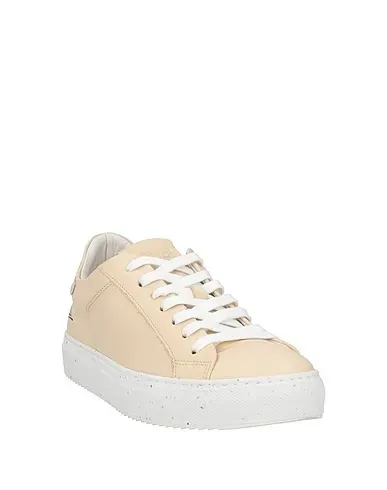 https://images.styletyx.com/images/beige-leather-sneakers-nevver-1225922607_2.webp