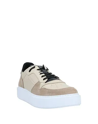https://images.styletyx.com/images/beige-leather-sneakers-ylati-1364304_2.webp