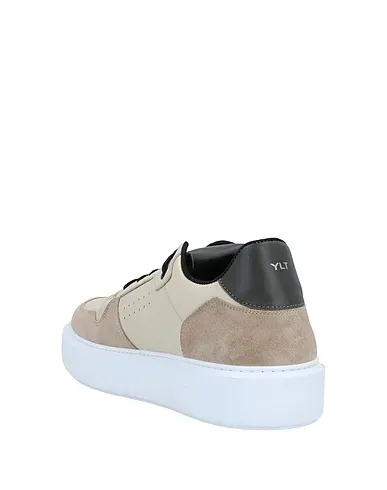 https://images.styletyx.com/images/beige-leather-sneakers-ylati-1364304_3.webp