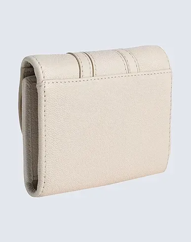 https://images.styletyx.com/images/beige-leather-wallet-chloe-3267247_3.webp
