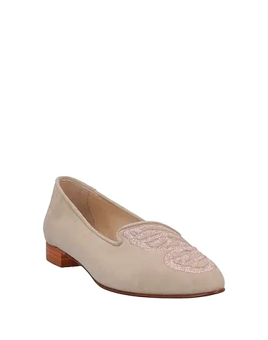 https://images.styletyx.com/images/beige-loafers-antonio-de-luca-16435262_2.webp