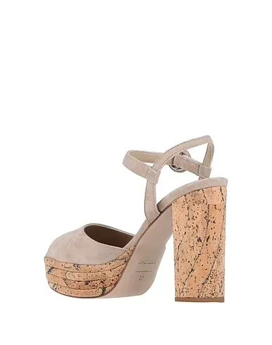 https://images.styletyx.com/images/beige-mules-and-clogs-le-silla-1574304_3.webp