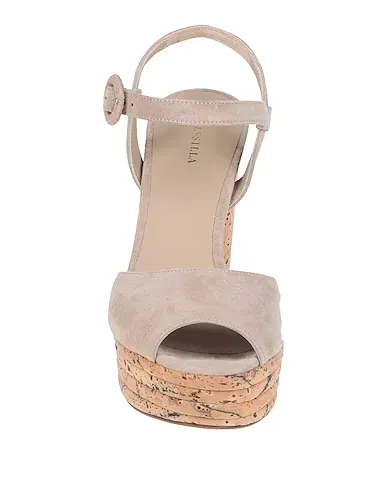 https://images.styletyx.com/images/beige-mules-and-clogs-le-silla-1574304_4.webp
