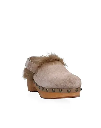 https://images.styletyx.com/images/beige-mules-and-clogs-mou-13144200_2.webp