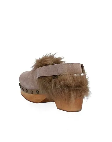 https://images.styletyx.com/images/beige-mules-and-clogs-mou-13144200_3.webp
