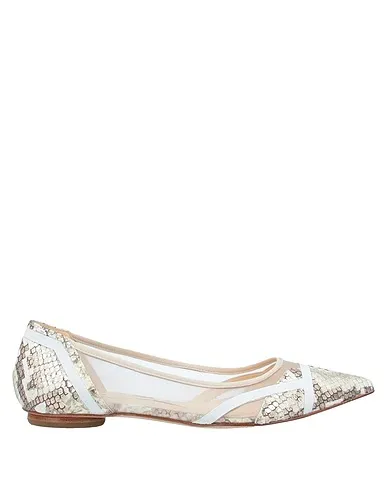 https://images.styletyx.com/images/beige-plain-weave-ballet-flats-fabi-1668367_1.webp