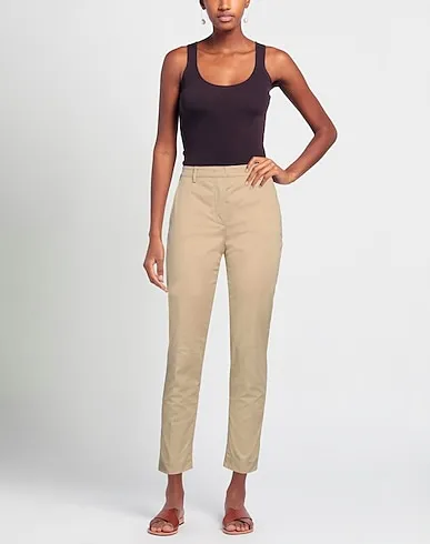 https://images.styletyx.com/images/beige-plain-weave-casual-pants-aspesi-13309754_2.webp