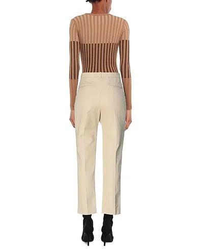 https://images.styletyx.com/images/beige-plain-weave-casual-pants-aspesi-1700803_3.webp