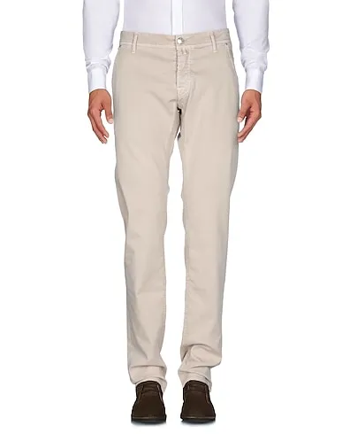 https://images.styletyx.com/images/beige-plain-weave-casual-pants-jacob-cohen-13366799_2.webp