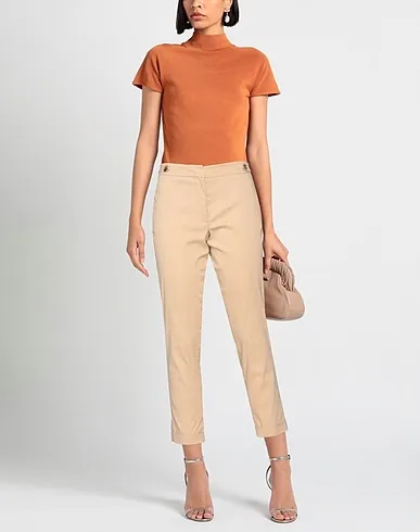 https://images.styletyx.com/images/beige-plain-weave-casual-pants-natan-3248622_2.webp