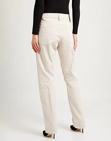 https://images.styletyx.com/images/beige-plain-weave-casual-pants-tom-ford-2204656_3.webp