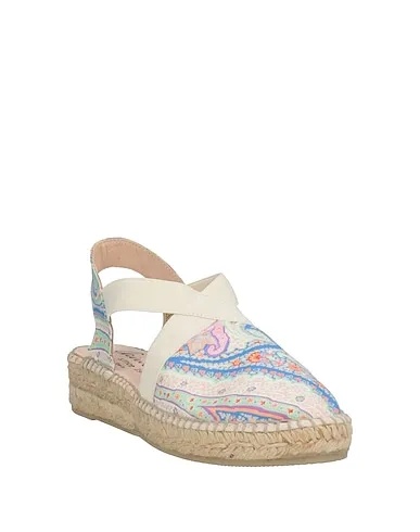 https://images.styletyx.com/images/beige-plain-weave-espadrilles-gaimo-12956587_2.webp