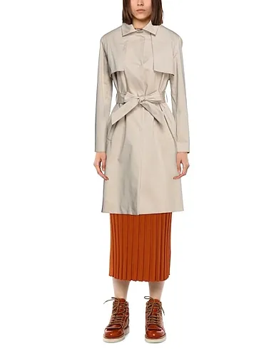 https://images.styletyx.com/images/beige-plain-weave-full-length-jacket-annie-p-13622874_2.webp