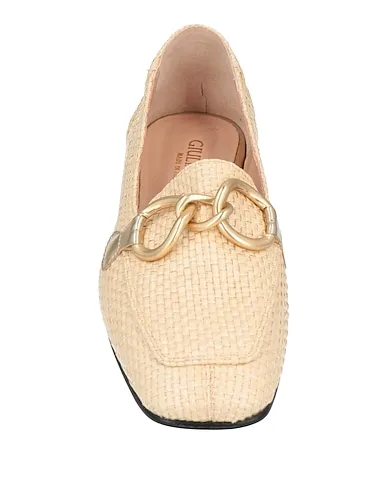 https://images.styletyx.com/images/beige-plain-weave-loafers-giulia-neri-1928006717_4.webp