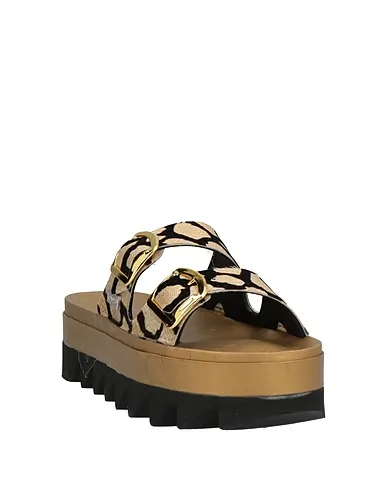 https://images.styletyx.com/images/beige-plain-weave-sandals-sensi-179135565_2.webp