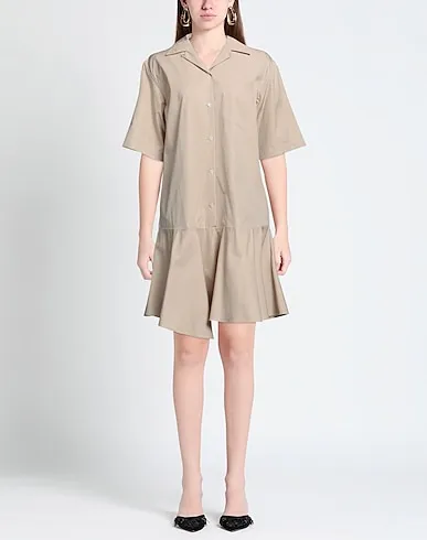 https://images.styletyx.com/images/beige-plain-weave-short-dress-aspesi-1045549926_2.webp