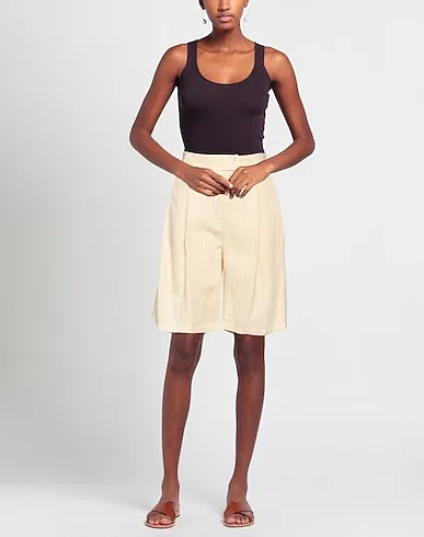 https://images.styletyx.com/images/beige-plain-weave-shorts-bermuda-120-lino-13049130_2.webp