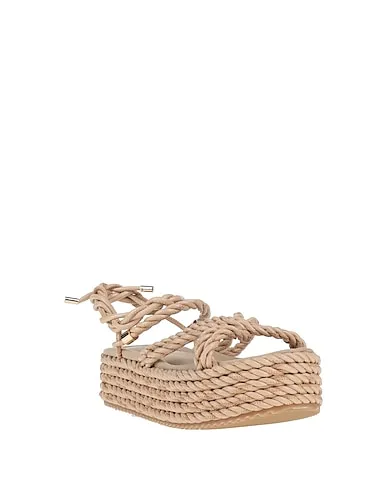 https://images.styletyx.com/images/beige-sandals-181-2183209_2.webp