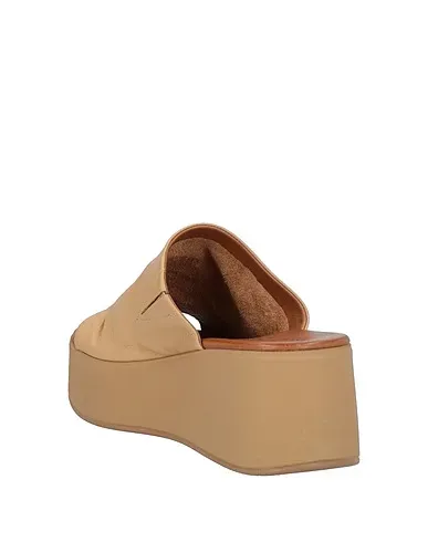 https://images.styletyx.com/images/beige-sandals-inuovo-2631817_3.webp