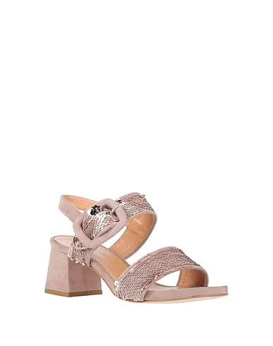 https://images.styletyx.com/images/beige-sandals-loretta-pettinari-1067030_2.webp