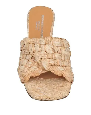 https://images.styletyx.com/images/beige-sandals-pierfrancesco-vincenti-710822440_4.webp