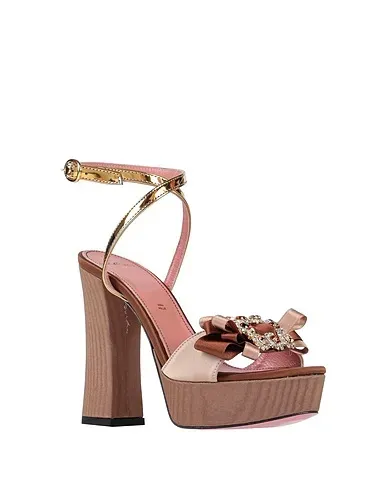 https://images.styletyx.com/images/beige-satin-sandals-tipe-e-tacchi-3267672_2.webp
