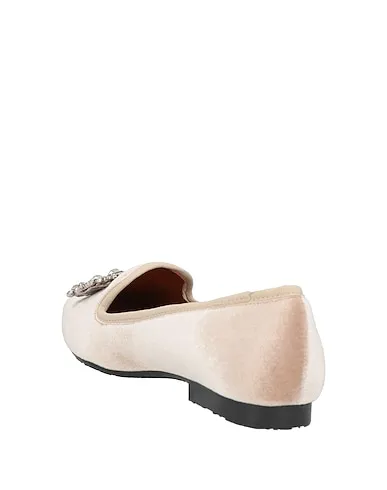 https://images.styletyx.com/images/beige-velvet-loafers-islo-isabella-lorusso-1003742894_3.webp