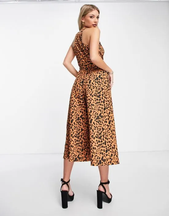 https://images.styletyx.com/images/belted-wide-leg-jumpsuit-in-leopard-print-style-cheat-1753791_4.webp