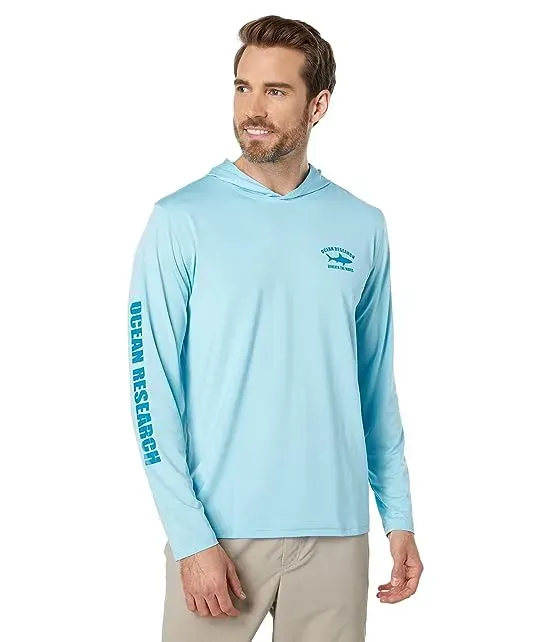 https://images.styletyx.com/images/beneath-the-waves-performance-hoodie-t-shirt-southern-tide-12943636_2.webp