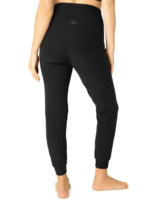 https://images.styletyx.com/images/beyond-yoga-space-dyed-maternity-joggers-beyond-yoga-2180087_2.webp