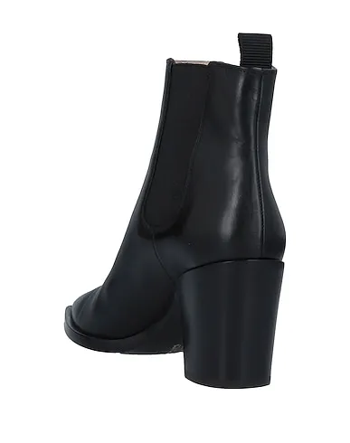 https://images.styletyx.com/images/black-ankle-boot-gianvito-rossi-1003706588_3.webp