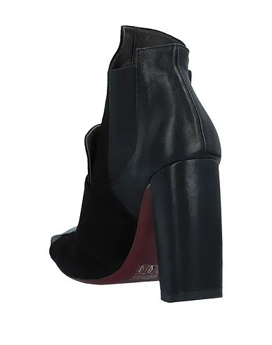 https://images.styletyx.com/images/black-ankle-boot-ixos-1448420_3.webp
