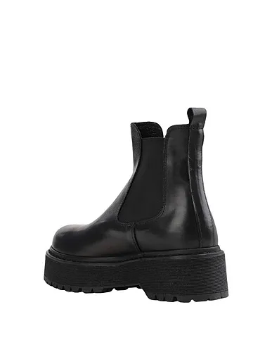 https://images.styletyx.com/images/black-ankle-boot-jonak-1548288_3.webp