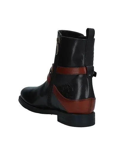 https://images.styletyx.com/images/black-ankle-boot-la-martina-3241317_3.webp