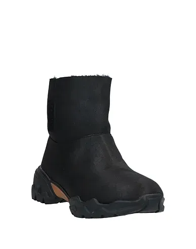 https://images.styletyx.com/images/black-ankle-boot-my-twin-twinset-13146295_2.webp