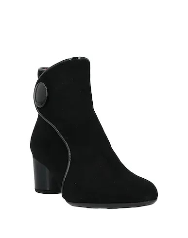 https://images.styletyx.com/images/black-ankle-boot-pas-de-rouge-1906228726_2.webp