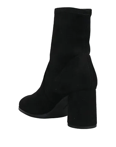 https://images.styletyx.com/images/black-ankle-boot-stonefly-3327778_3.webp