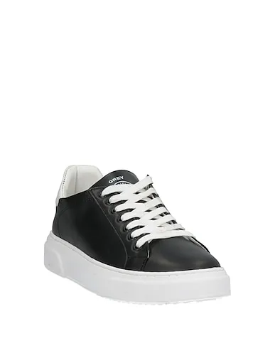 https://images.styletyx.com/images/black-baize-sneakers-grey-daniele-alessandrini-2882799_2.webp