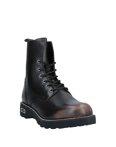 https://images.styletyx.com/images/black-boots-cult-2615590_2.webp