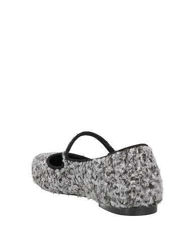 https://images.styletyx.com/images/black-boucle-ballet-flats-ballerina-1490276736_3.webp