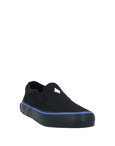 https://images.styletyx.com/images/black-canvas-sneakers-marcelo-burlon-1262358_2.webp