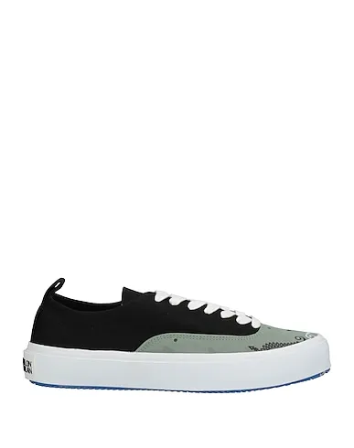 https://images.styletyx.com/images/black-canvas-sneakers-marcelo-burlon-13091590_1.webp