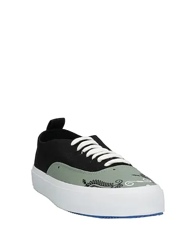 https://images.styletyx.com/images/black-canvas-sneakers-marcelo-burlon-13119768_2.webp