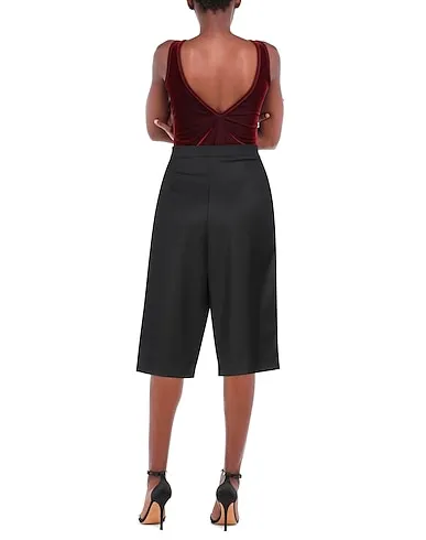 https://images.styletyx.com/images/black-cotton-twill-cropped-pants-culottes-virginia-bizzi-310126_3.webp