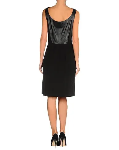 https://images.styletyx.com/images/black-crepe-short-dress-tara-jarmon-13239064_4.webp