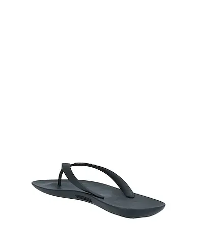 https://images.styletyx.com/images/black-flip-flops-a-testoni-13700473_3.webp