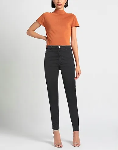 https://images.styletyx.com/images/black-gabardine-casual-pants-people-3229188_2.webp