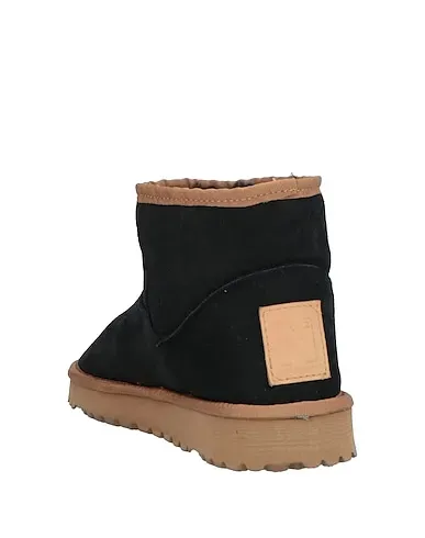 https://images.styletyx.com/images/black-grosgrain-ankle-boot-ennequadro-1225239234_3.webp